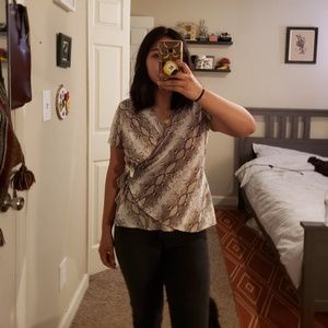 Rattlesnake print wrap shirt